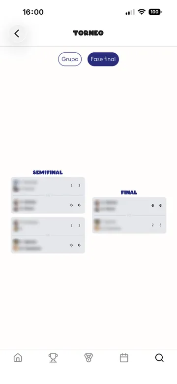 Pantalla de la app PELOTEO con la fase final de un torneo: semifinales y final.