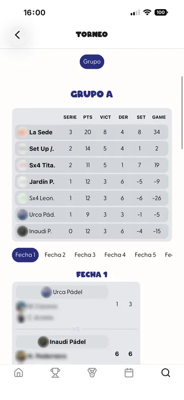 Pantalla de la app PELOTEO con la tabla de posiciones de un grupo y los partidos de la primera fecha.